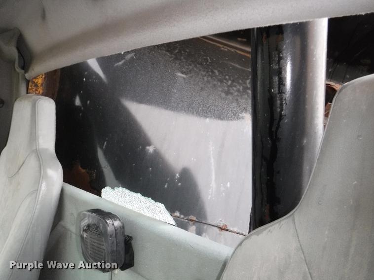 image for item DA8192 2005 International 7400 dump truck