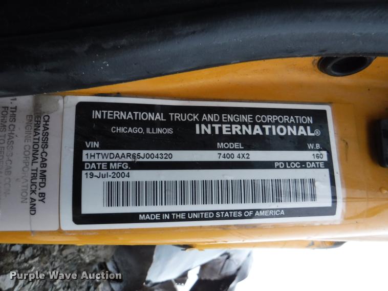 image for item DA8192 2005 International 7400 dump truck