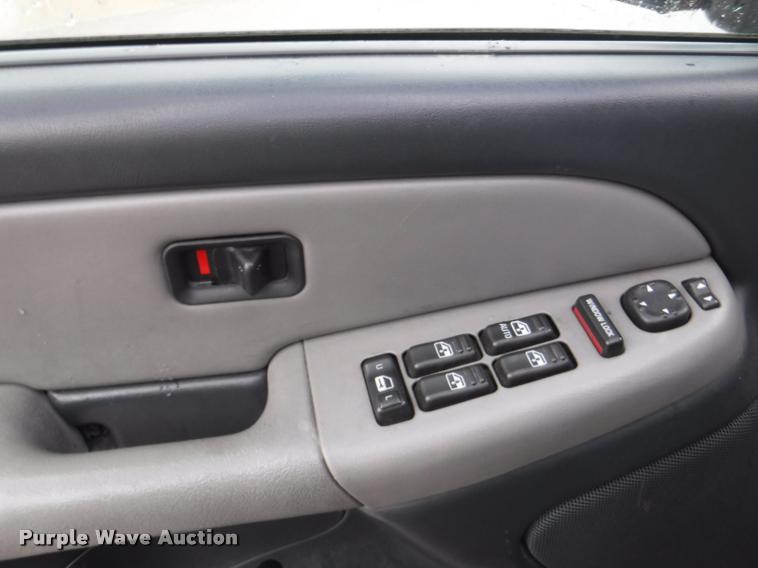 image for item DA8195 2001 Chevrolet Tahoe LS SUV