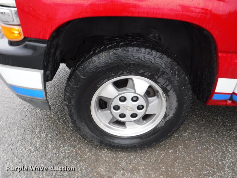 image for item DA8195 2001 Chevrolet Tahoe LS SUV