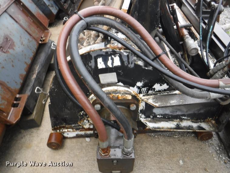 image for item DA8197 2000 Coneqtec Universal AP1000 skid steer planer