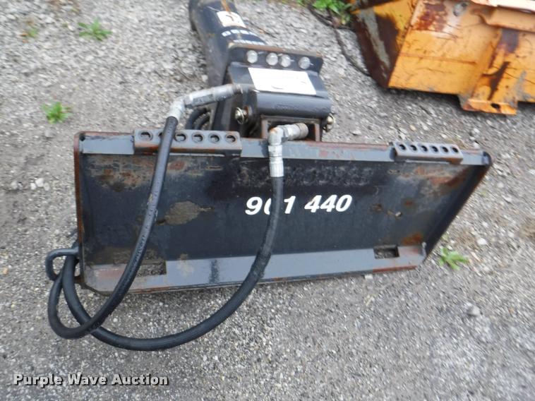 image for item DA8198 2012 Bobcat HB980 skid steer breaker