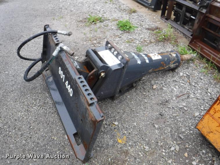 image for item DA8198 2012 Bobcat HB980 skid steer breaker