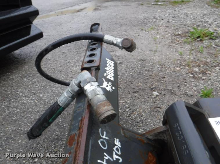 image for item DA8198 2012 Bobcat HB980 skid steer breaker