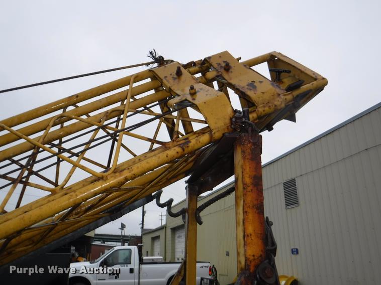 image for item DA8199 Light tower trailer