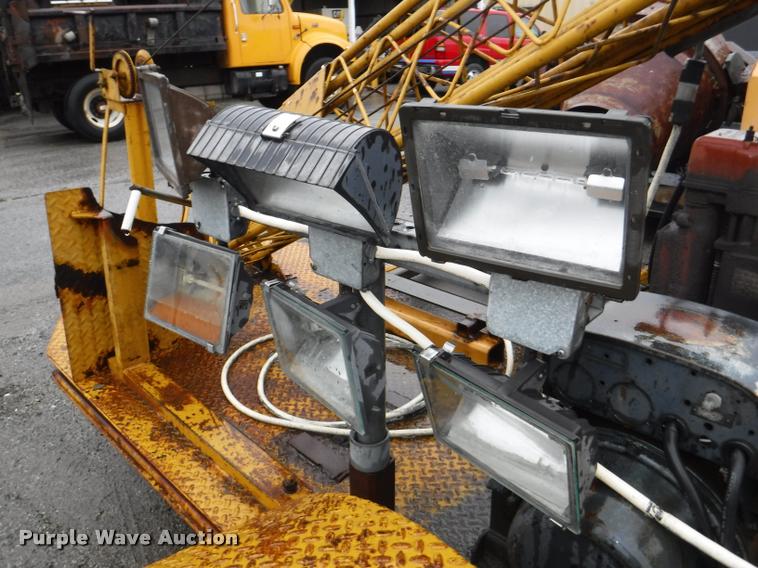 image for item DA8199 Light tower trailer