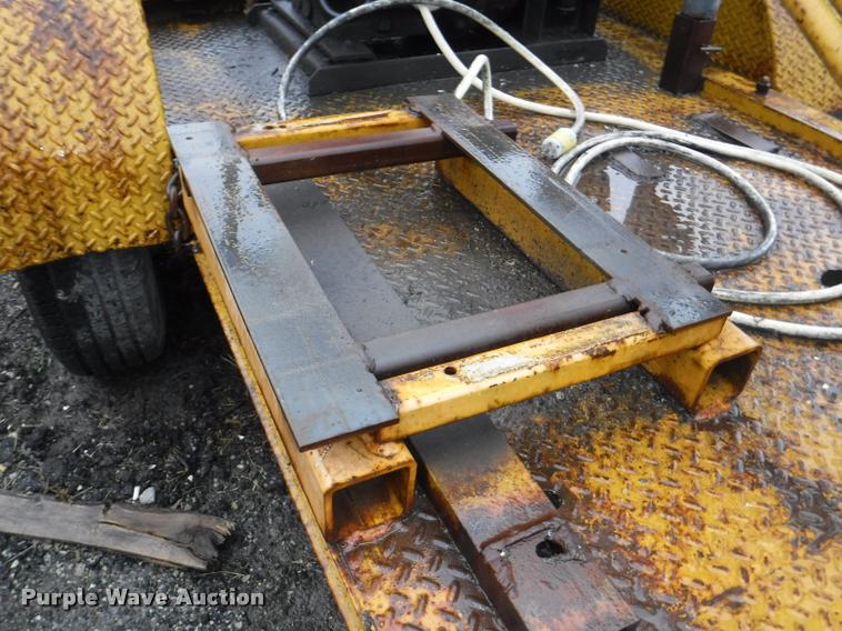 image for item DA8199 Light tower trailer