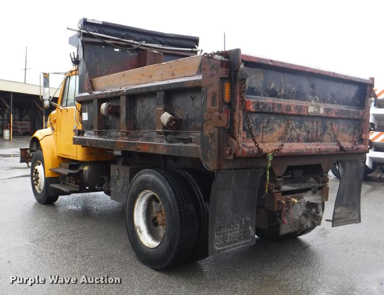 image for item DA8200 1997 International 4900 dump truck