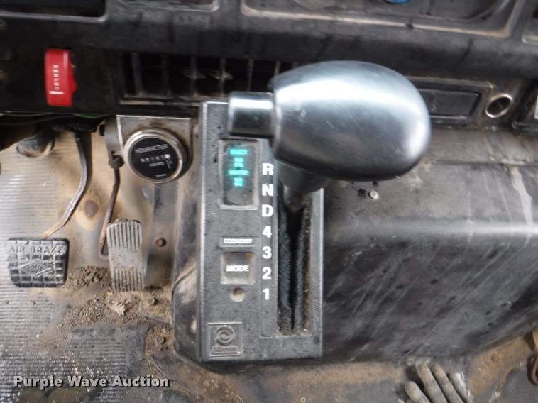 image for item DA8200 1997 International 4900 dump truck