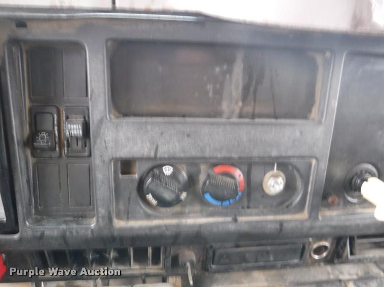 image for item DA8200 1997 International 4900 dump truck