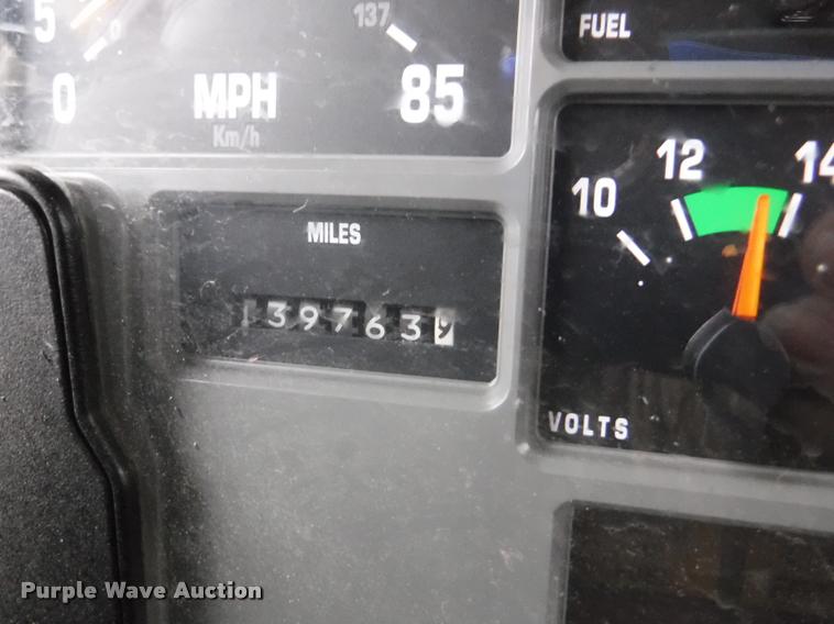 image for item DA8200 1997 International 4900 dump truck