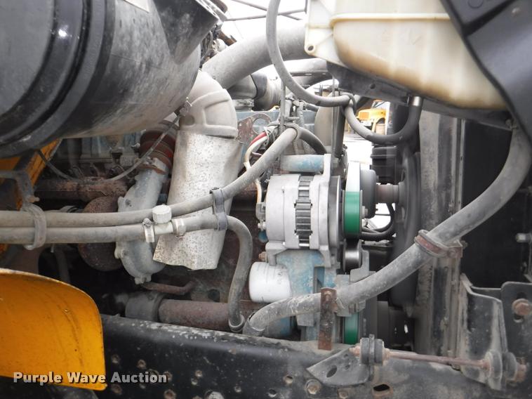 image for item DA8200 1997 International 4900 dump truck