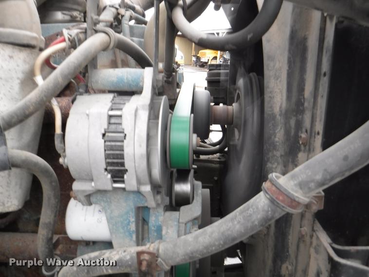 image for item DA8200 1997 International 4900 dump truck