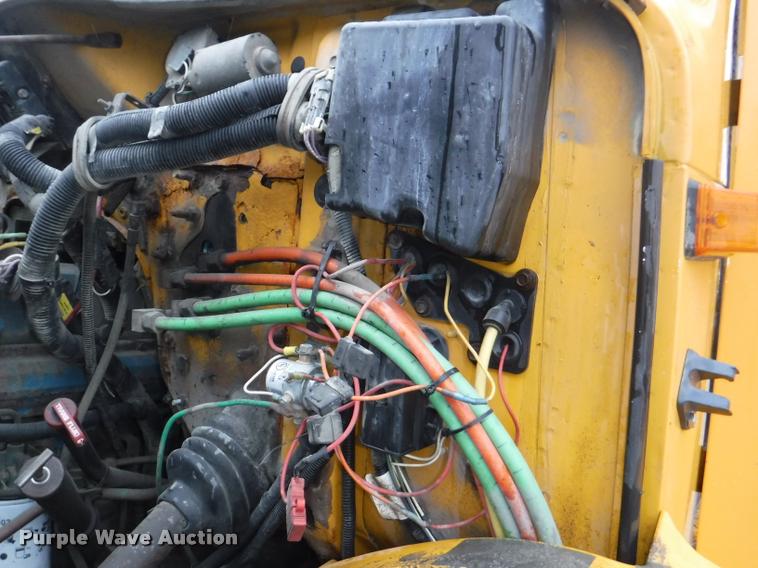 image for item DA8200 1997 International 4900 dump truck