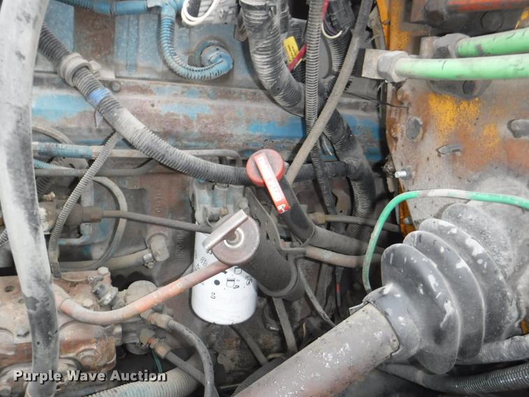 image for item DA8200 1997 International 4900 dump truck