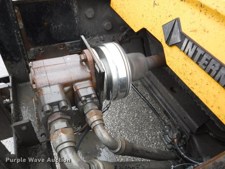 image for item DA8200 1997 International 4900 dump truck