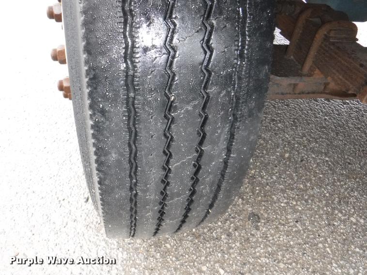 image for item DA8200 1997 International 4900 dump truck