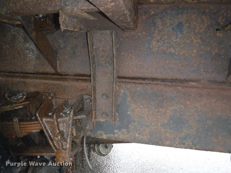 image for item DA8200 1997 International 4900 dump truck