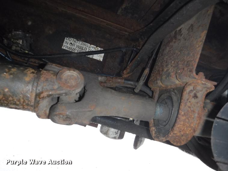 image for item DA8200 1997 International 4900 dump truck