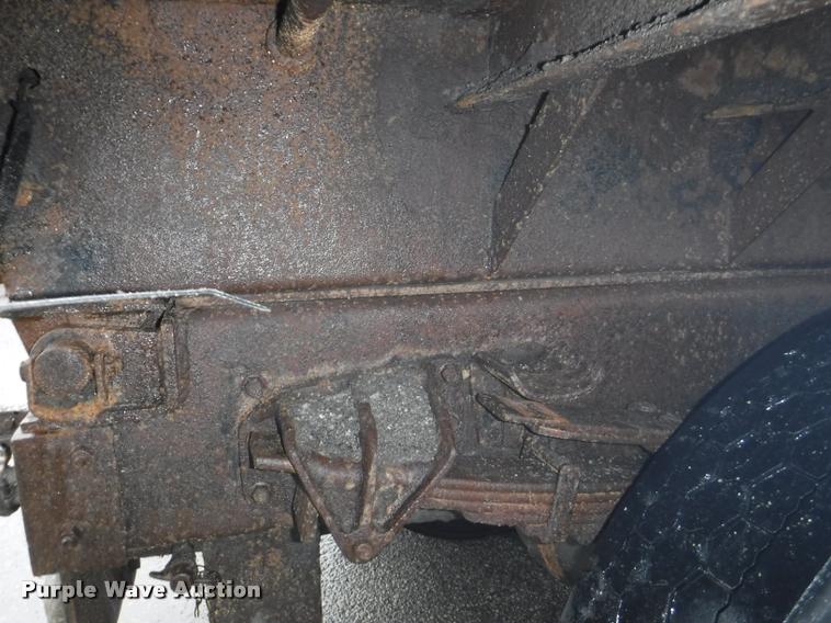 image for item DA8200 1997 International 4900 dump truck