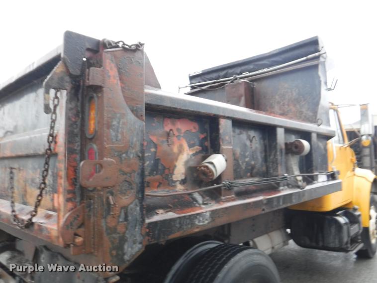 image for item DA8200 1997 International 4900 dump truck