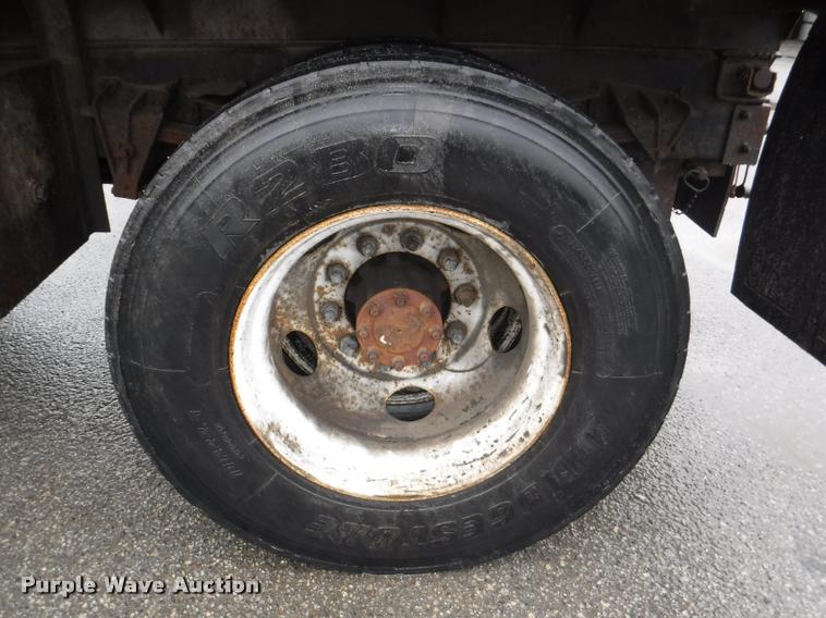 image for item DA8200 1997 International 4900 dump truck