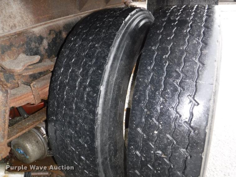 image for item DA8200 1997 International 4900 dump truck