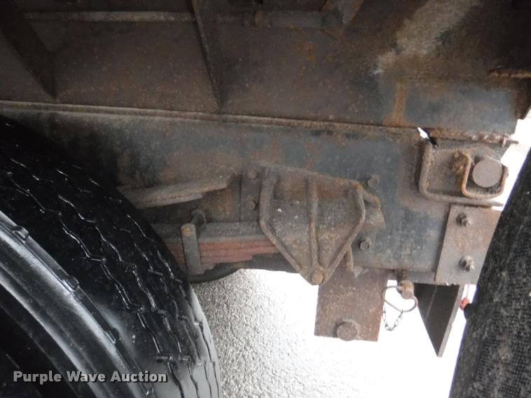 image for item DA8200 1997 International 4900 dump truck