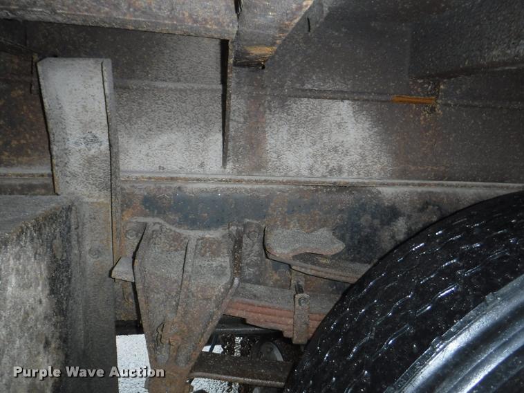 image for item DA8200 1997 International 4900 dump truck