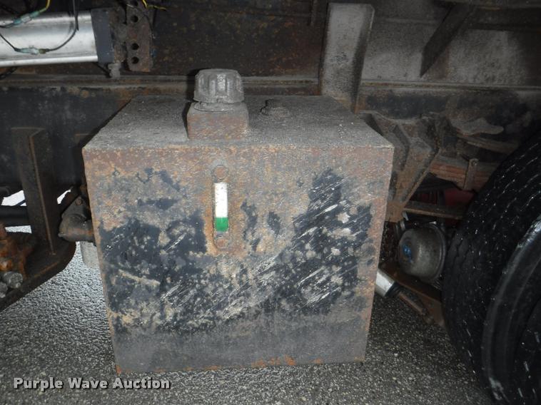image for item DA8200 1997 International 4900 dump truck