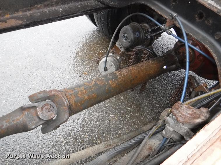 image for item DA8200 1997 International 4900 dump truck