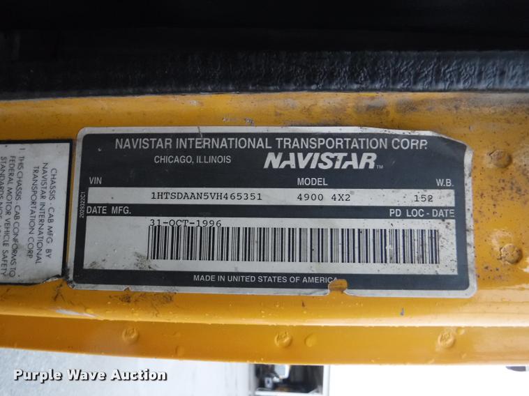 image for item DA8200 1997 International 4900 dump truck