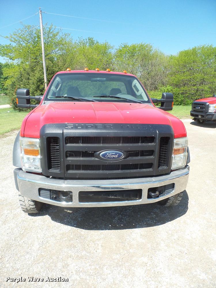 image for item DA8239 2008 Ford F550 truck cab and chassis
