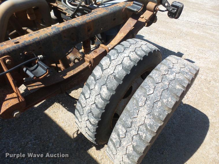 image for item DA8239 2008 Ford F550 truck cab and chassis