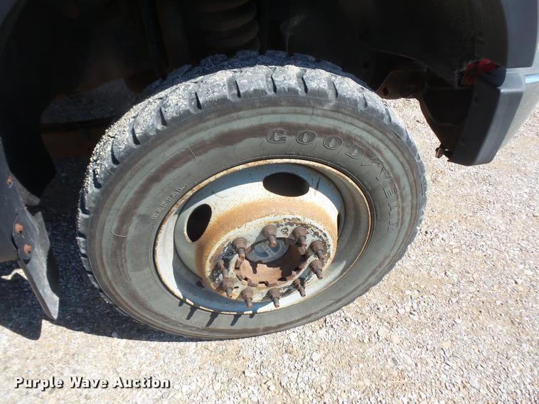 image for item DA8239 2008 Ford F550 truck cab and chassis