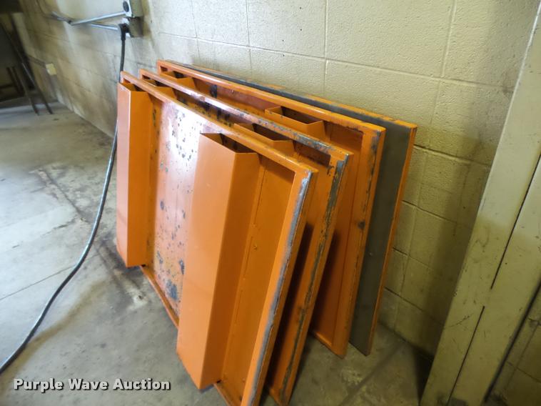 image for item DA9474 Clean Air welding table