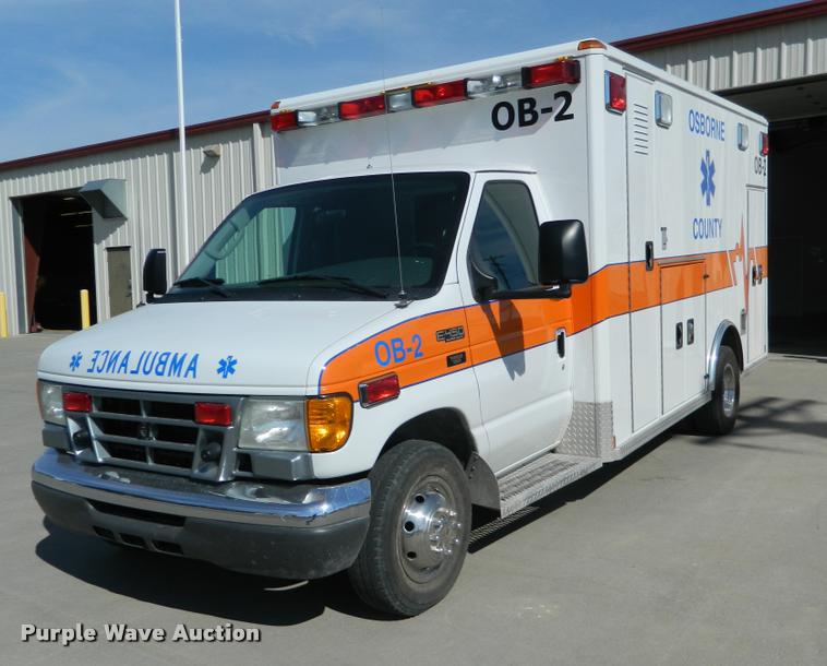 image for item DA9733 2005 Ford E450 ambulance