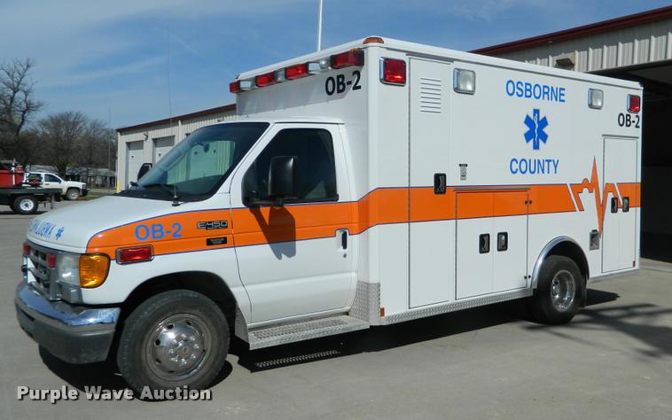 image for item DA9733 2005 Ford E450 ambulance