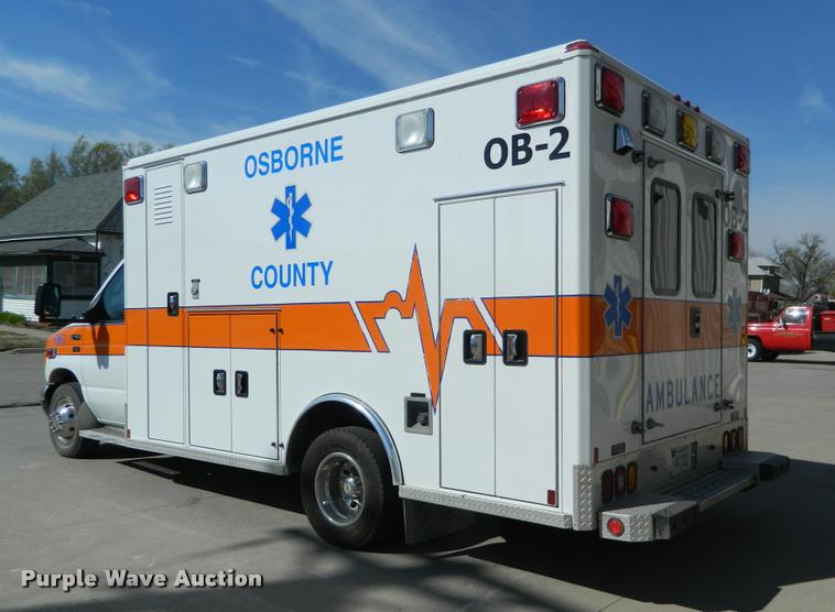 image for item DA9733 2005 Ford E450 ambulance