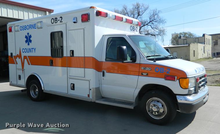image for item DA9733 2005 Ford E450 ambulance