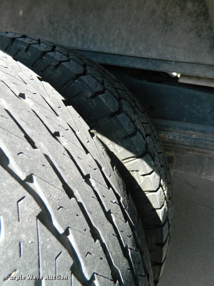 image for item DA9733 2005 Ford E450 ambulance