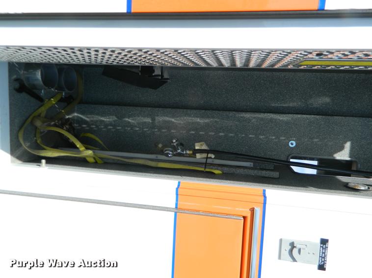 image for item DA9733 2005 Ford E450 ambulance