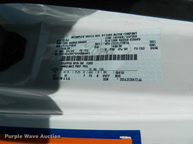 image for item DA9733 2005 Ford E450 ambulance