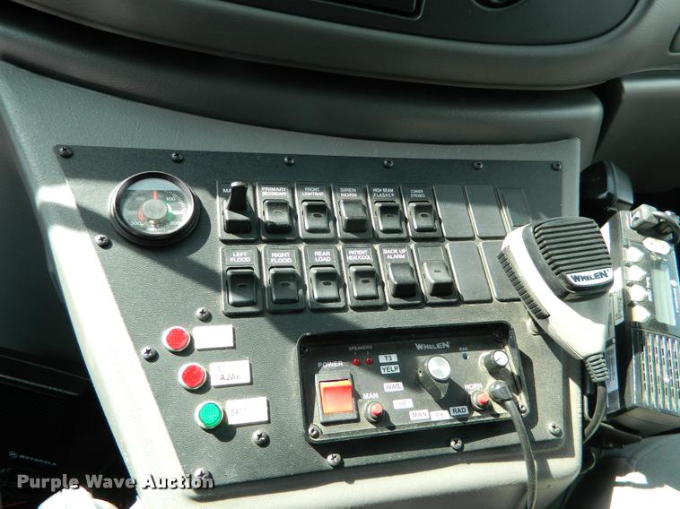 image for item DA9733 2005 Ford E450 ambulance