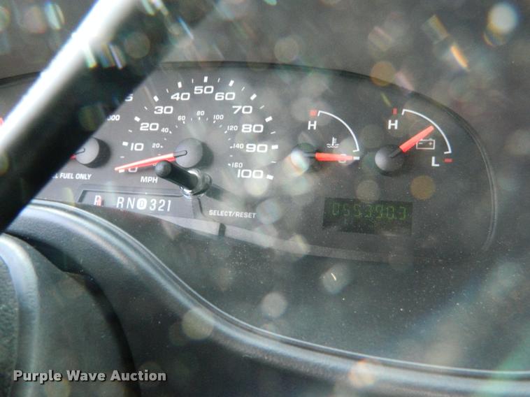 image for item DA9733 2005 Ford E450 ambulance