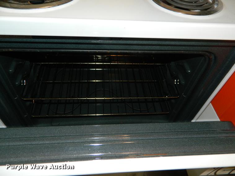 image for item DA9739 (4) Estate electric cook stoves