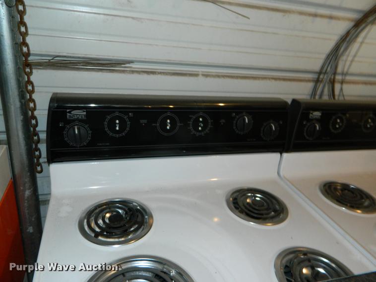 image for item DA9739 (4) Estate electric cook stoves