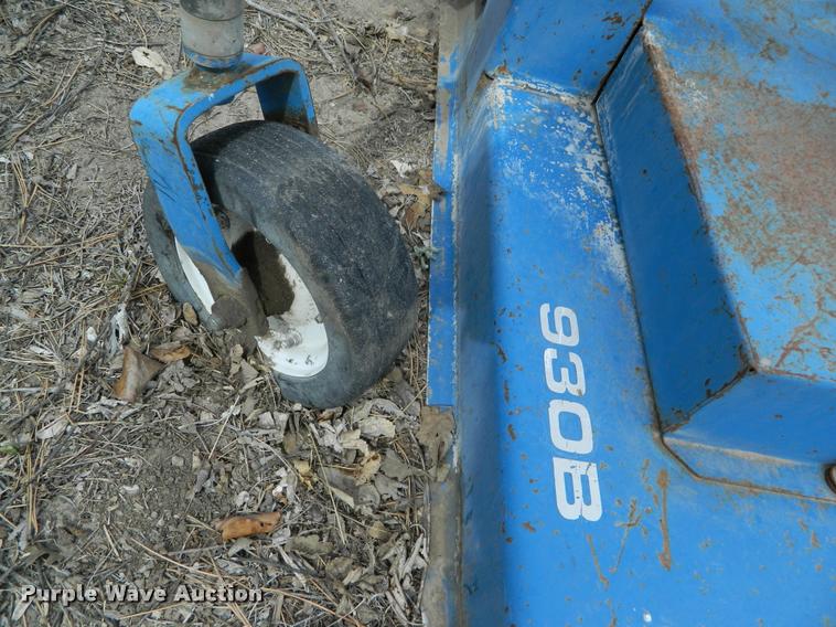 image for item DA9740 Ford 930B finish mower