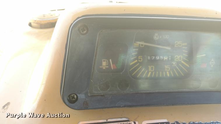 image for item DB0939 1991 Ford 260C tractor