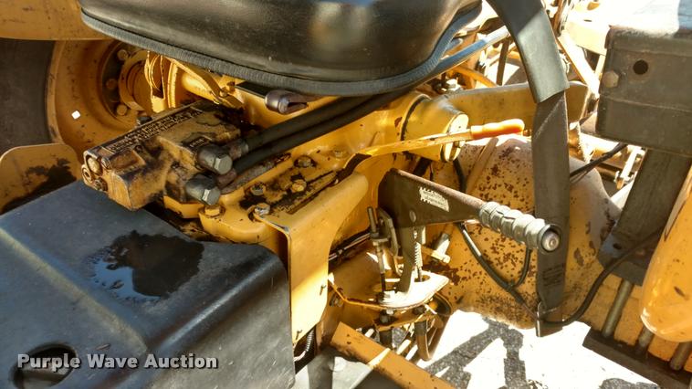 image for item DB0939 1991 Ford 260C tractor